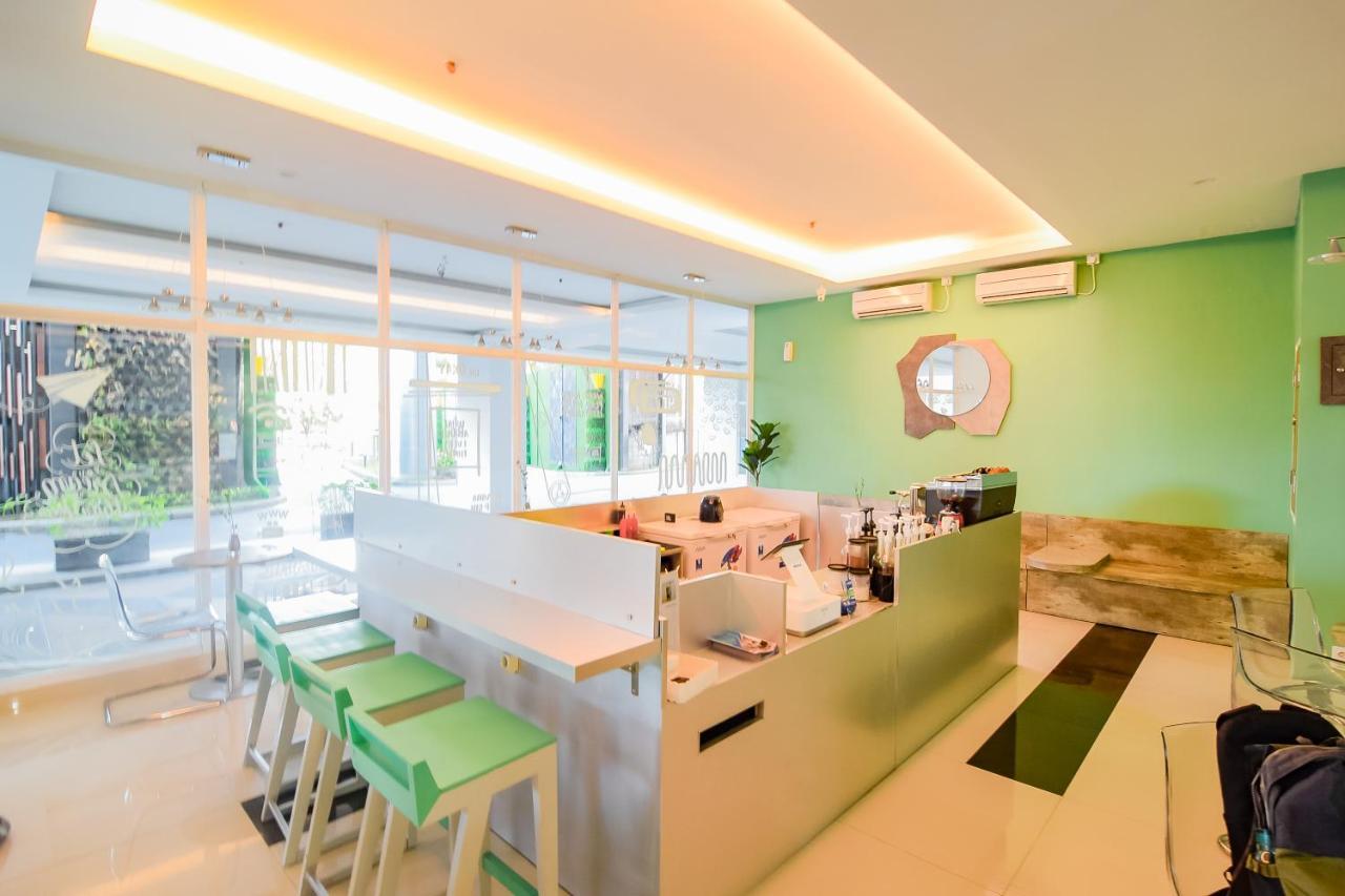 Collection O 15 Taman Melati Merr Surabaya Exterior photo