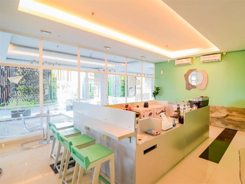 Collection O 15 Taman Melati Merr Surabaya Exterior photo